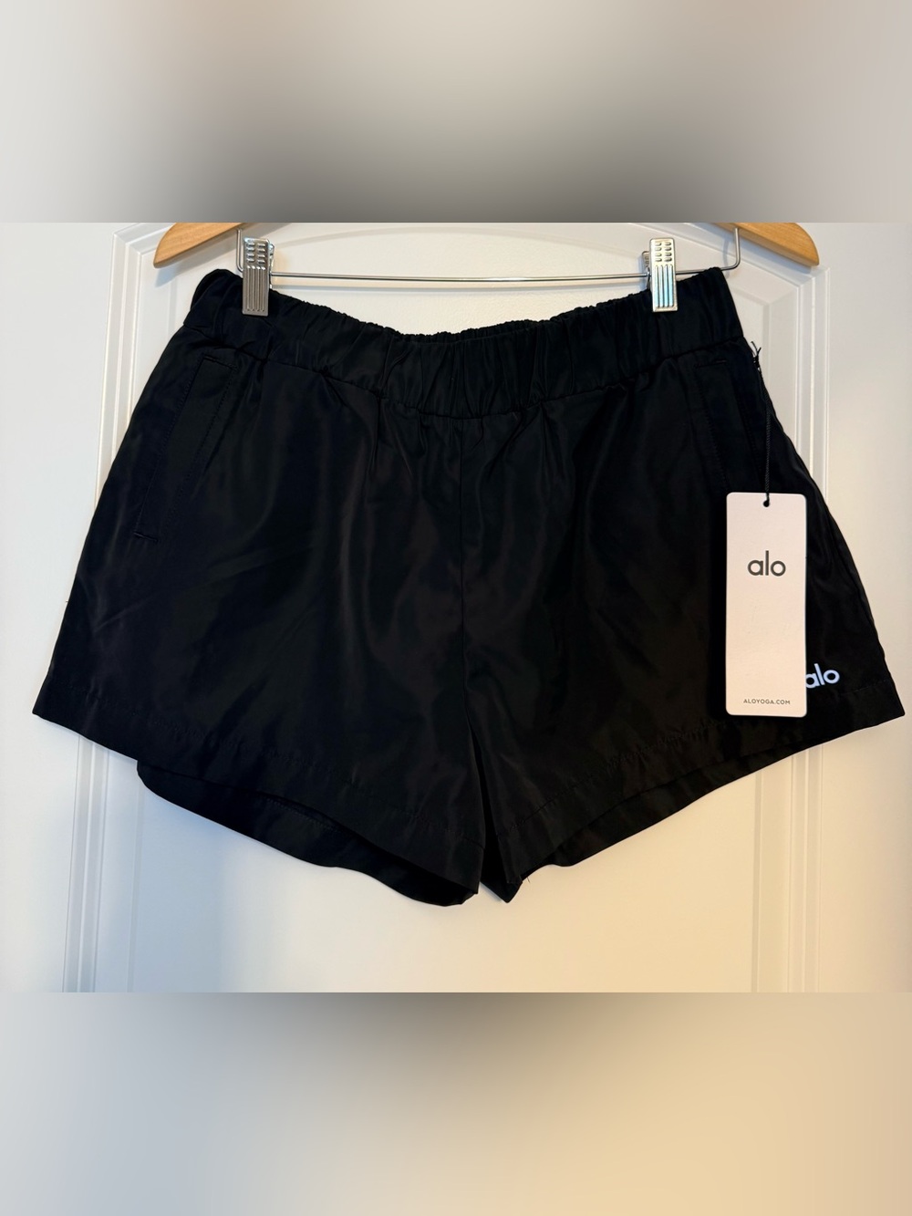 ALO Yoga Socialite  Black Shorts Size M NWT